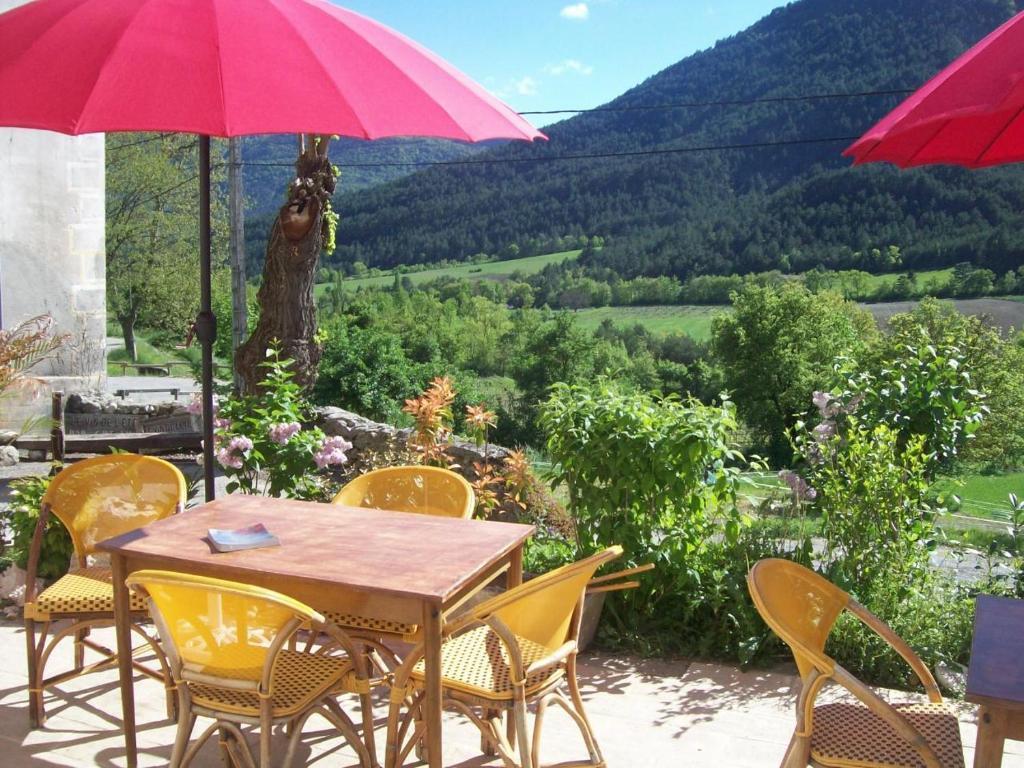 Le Vin De L'Ete Bed & Breakfast Ponet-et-Saint-Auban Bagian luar foto